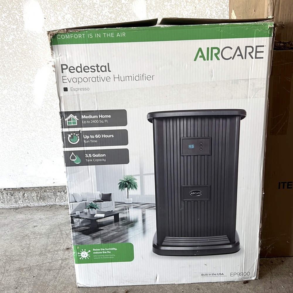Evaporative humidifier